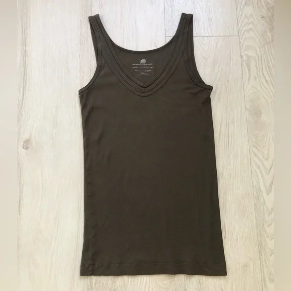 Banana Republic Rib V-Neck Soft Tank Top Cami - Picture 15 of 16